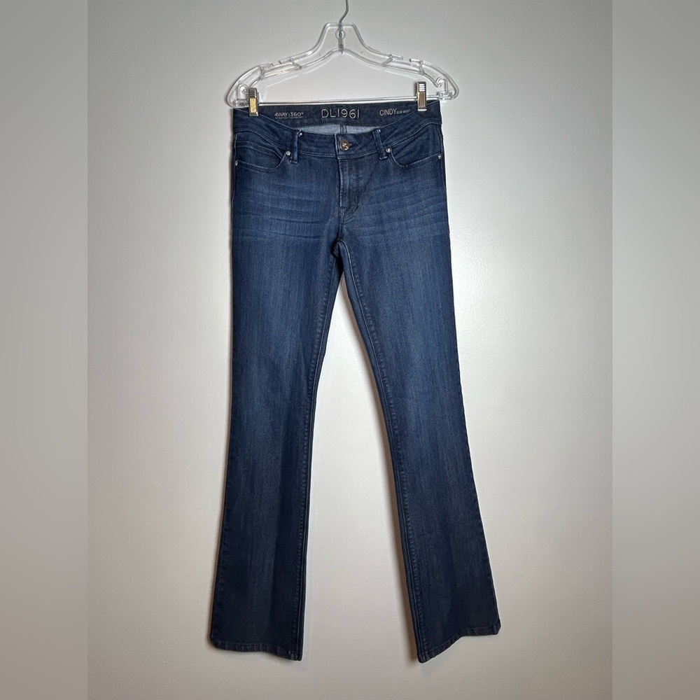 DL1961 Cindy slim boot size 28 dark wash 4 way stretch jeans
